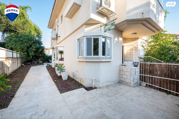 דו משפחתי, מושבה מרכז, זכרון יעקב