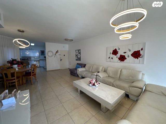 דירה, דוד טבצ'ניק, נווה גן, פתח תקווה