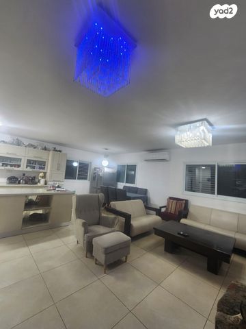 דופלקס, נחום סוקולוב, שפרינצק, רמלה