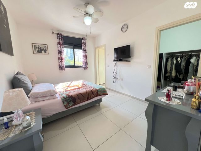 דירה, יוסי בנאי, פסגות אפק, ראש העין