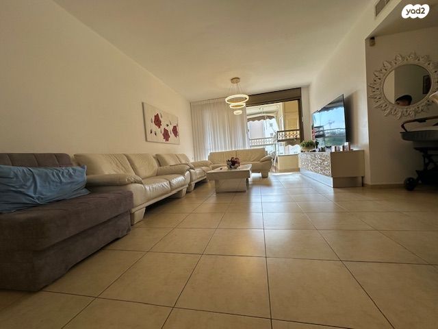 דירה, דוד טבצ'ניק, נווה גן, פתח תקווה