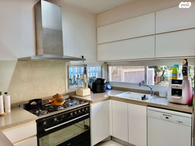 דו משפחתי, כפר יונה