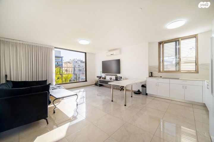 גג/ פנטהאוז, בעל שם טוב 35, מחנה יהודה, פתח תקווה