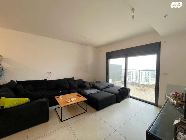 דירה, יצחק שמיר, נהריה