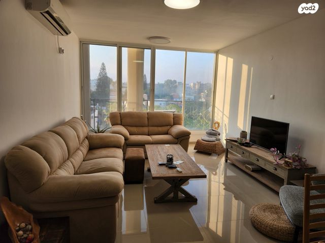 דירה, אהרון שקולניק 4, ג' / מרכז מזרח העיר, רחובות