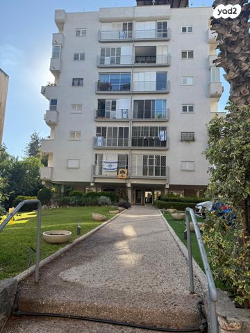 דירה, רעננה