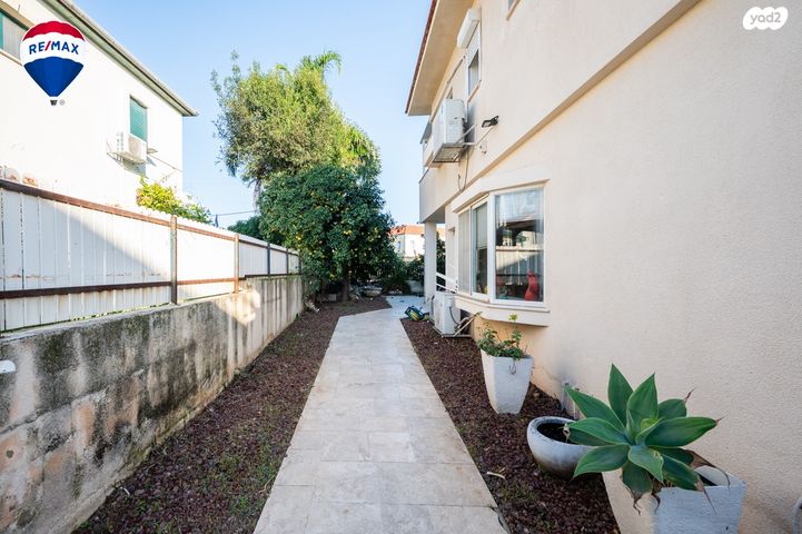 דו משפחתי, מושבה מרכז, זכרון יעקב