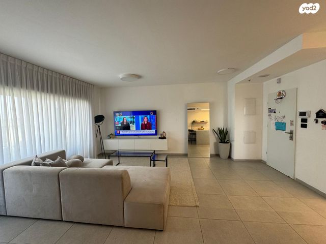 דירה, דרך בן גוריון, אבן גבירול, רחובות