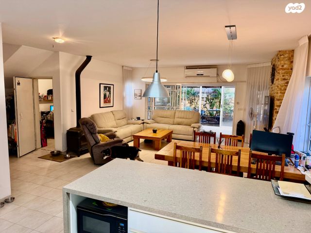 דו משפחתי, כפר יונה