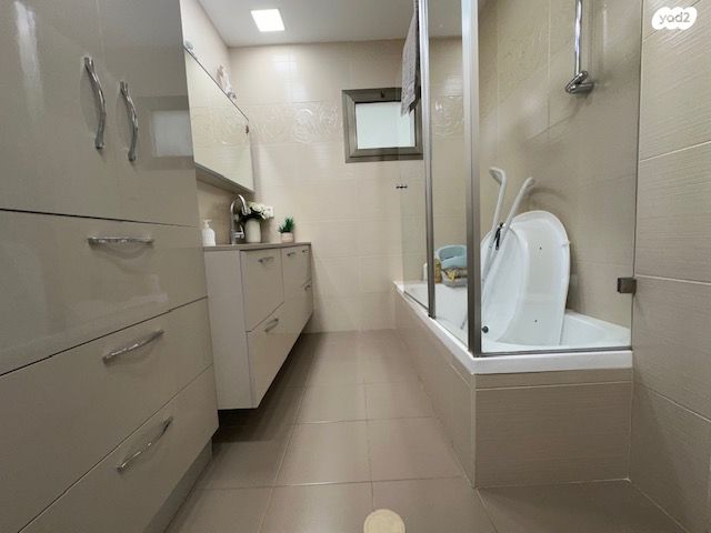 דירה, דוד טבצ'ניק, נווה גן, פתח תקווה