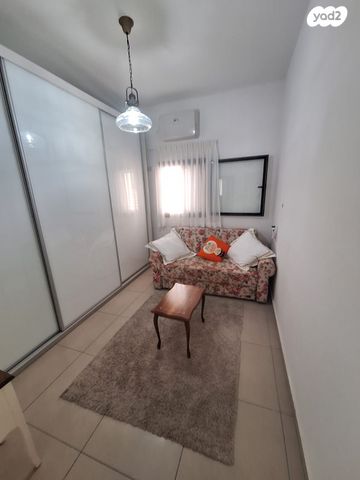 גג/ פנטהאוז, קטיף, נתיבות מערב, נתיבות