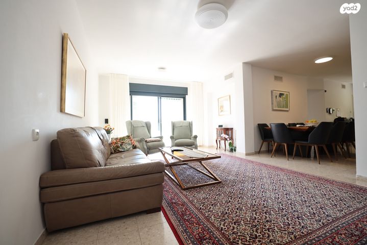 דירת גן, שכונה ה'-ו', מבשרת ציון