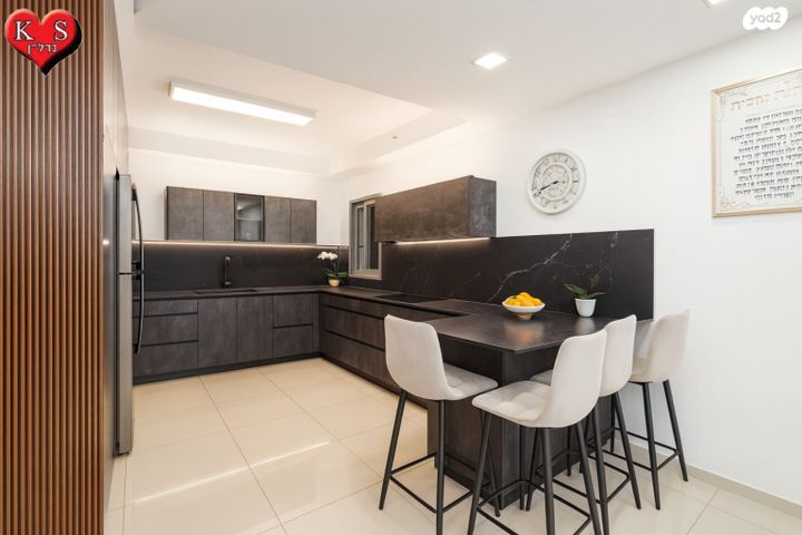 דירה, חתני פרס ישראל, באר יעקב