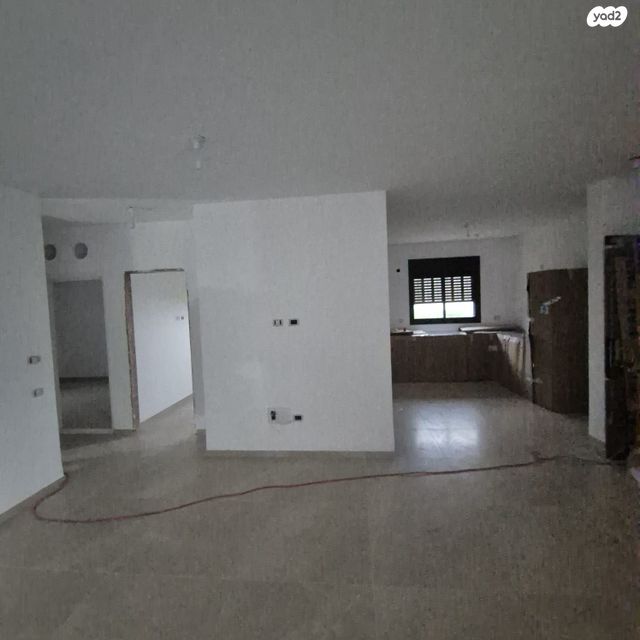 דירה, בנימין ד'ישראלי, אחוזה, חיפה