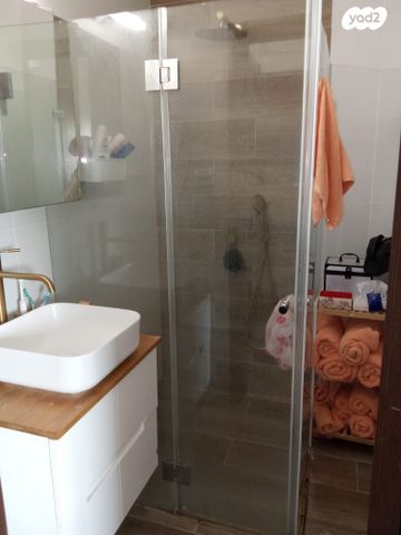 דירה, ד"ר יהודה פרח, קרית השרון, נתניה