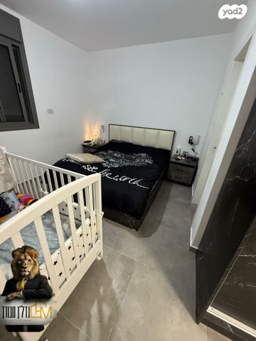 דירה, יוסף אבו, נתיבות מערב, נתיבות