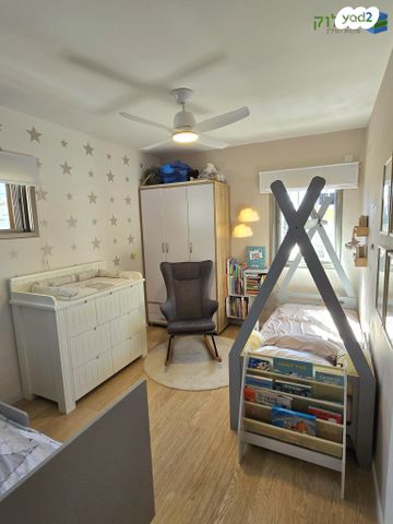 דירה, רמב"ם, ראשון לציון