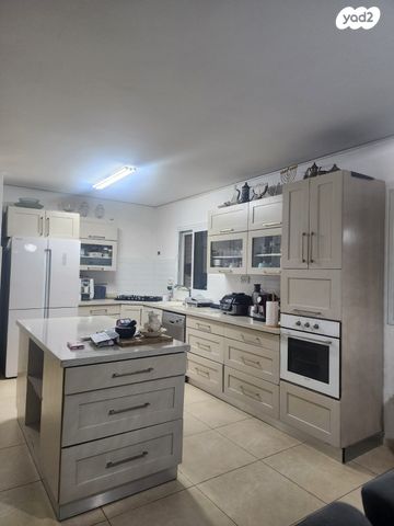 דופלקס, נחום סוקולוב, שפרינצק, רמלה