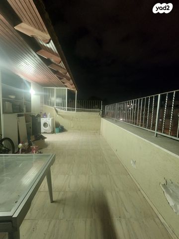 דופלקס, נחום סוקולוב, שפרינצק, רמלה