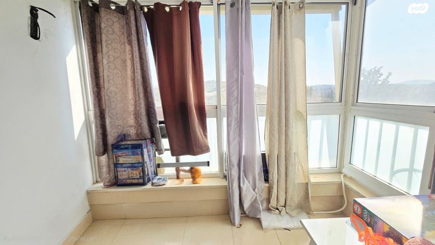 דירה, אשכולות, כרמיאל