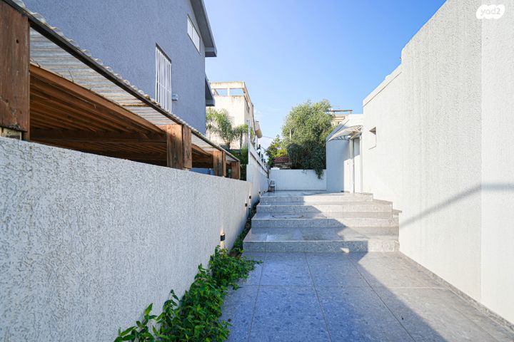 דו משפחתי, פרופסור שור 6, נאות הרצל, נתניה