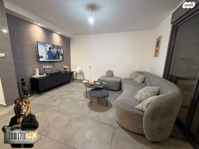 דירה, יוסף אבו, נתיבות מערב, נתיבות