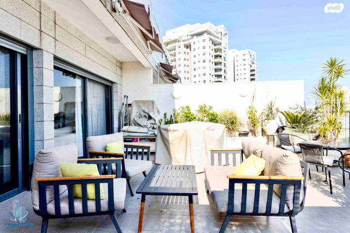 גג/ פנטהאוז, יעקב תמרי, חצרות המושבה, רחובות