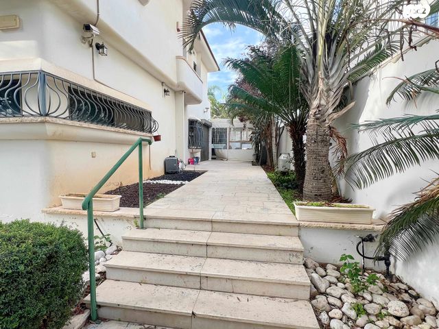 בית פרטי/ קוטג', גבעת הסלעים, ראש העין