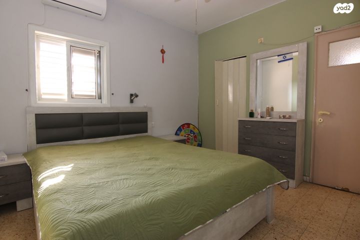 דירה, רמב"ם, ראשון לציון