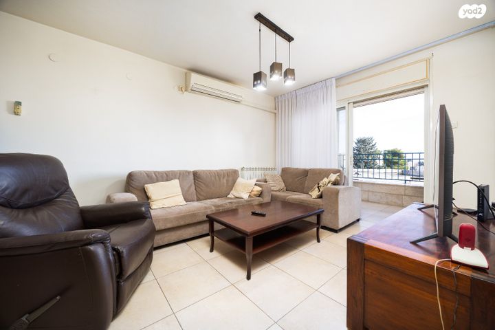 דירה, אייזיק רמבה, ארמון הנציב, תלפיות מזרח, ירושלים