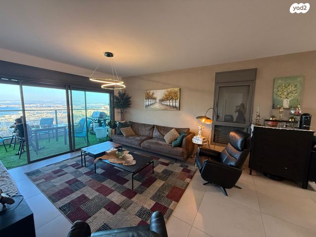 דרך אריק שרון 11