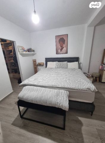 דו משפחתי, נעלה