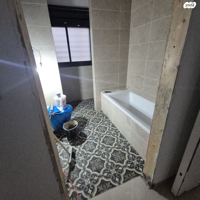 דירה, בנימין ד'ישראלי, אחוזה, חיפה