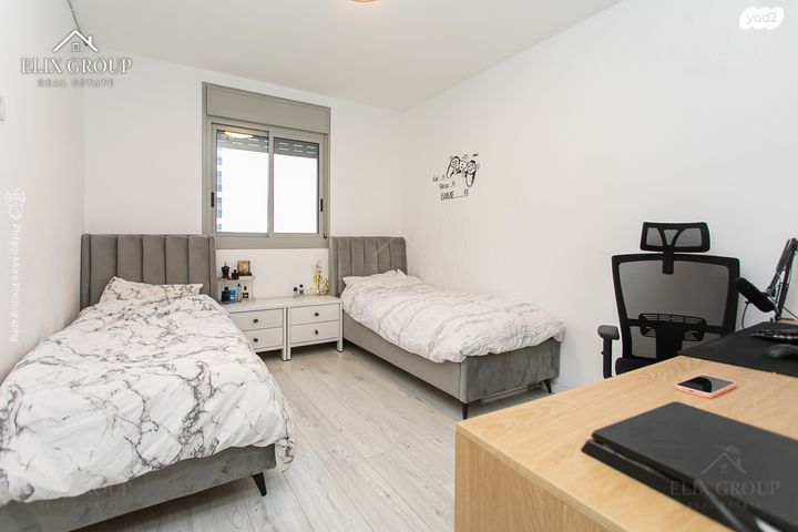 דירה, החותרים, טירת כרמל