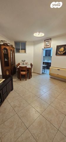 דירה, יוברט המפרי 1, מרכז העיר, לוד