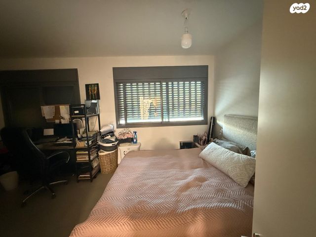 דירה, דרך אריק שרון 11, מעונות גאולה, חיפה