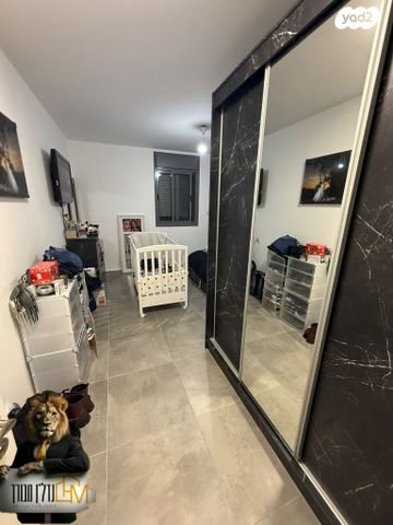 דירה, יוסף אבו, נתיבות מערב, נתיבות