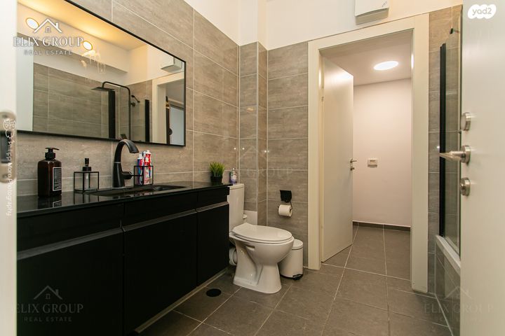 דירה, החותרים, טירת כרמל