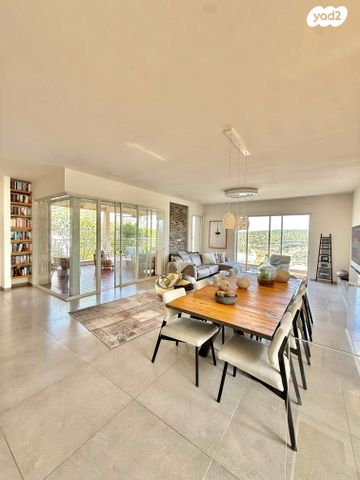 בית פרטי/ קוטג', גבעת אלה