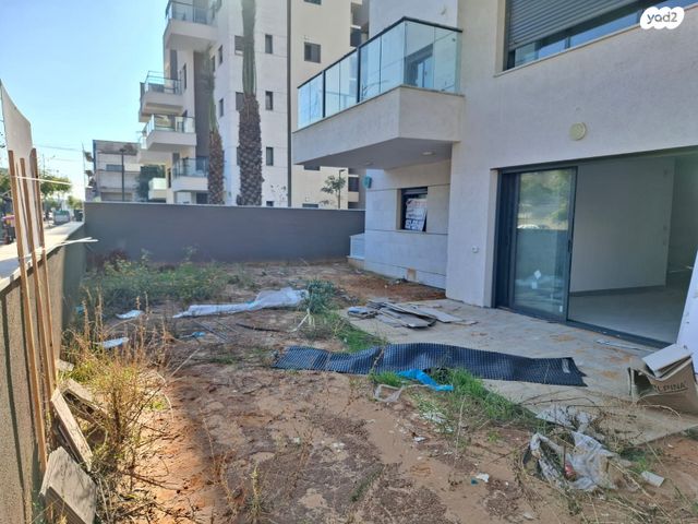 דירת גן, ספיר, אבני חן, חריש