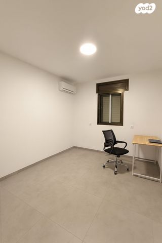 דירה, גיורא, צור שלום, קרית ביאליק