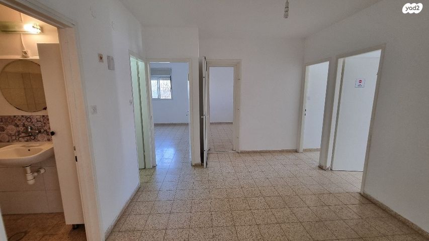 דירה, גבעת יערה, יקנעם עילית