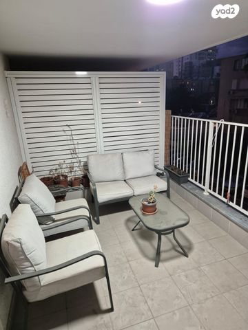 דירה, מעפילי אגוז 33, תל אביב יפו