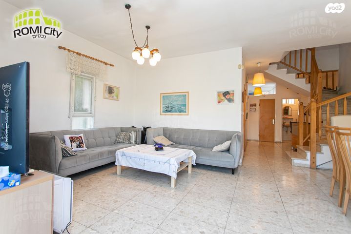 גג/ פנטהאוז, ראול ולנברג 8, רמת אשכול, חיפה