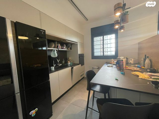 דירה, יעקב תמרי, חצרות המושבה, רחובות