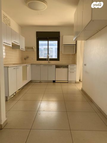 דירה, אשר אורנבך, נחלת יהודה, ראשון לציון