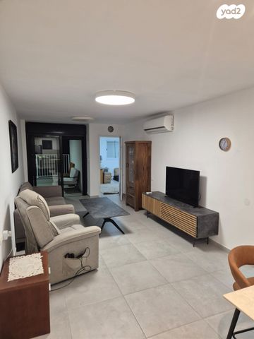 דירה, מעפילי אגוז 33, תל אביב יפו