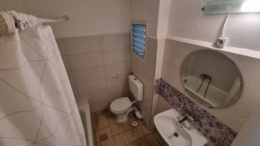 דירה, גבעת יערה, יקנעם עילית