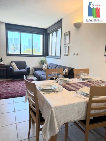 דירה, חנה סנש, גבעת הרמבם, גבעתיים