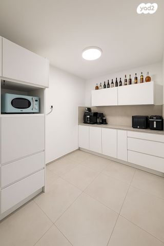 דירה, גיורא, צור שלום, קרית ביאליק